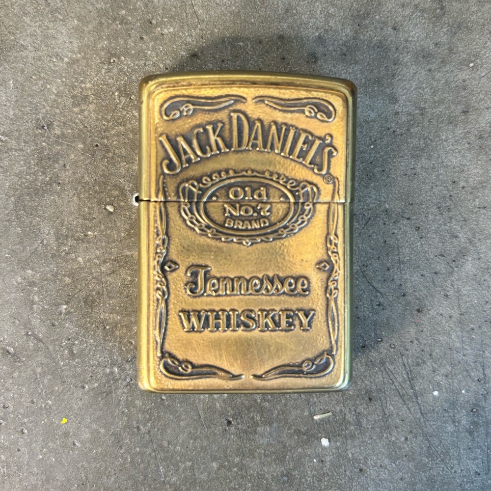 Vintage Jack Daniel’s Brass Colour Zippo Lighter Tennessee Whiskey Old NO. 7